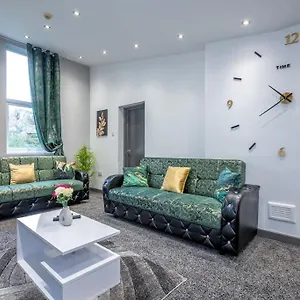 *f4gh For Your Relaxed & Cosy + Free Parking + Free Fast Wifi * Leeds (West Yorkshire)